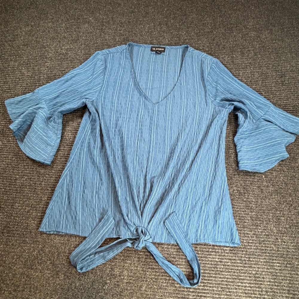I.N. Studio Blue Striped Bell Sleeve‎ Tie Front V-Neck Blouse Small 0422W20